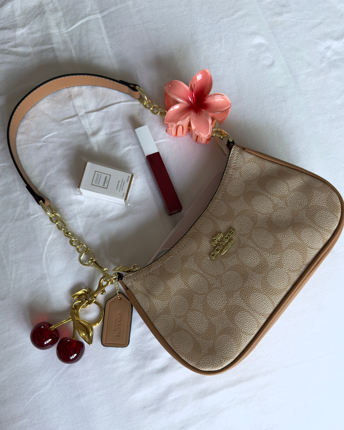 Beige purse